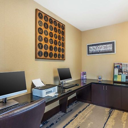 סטייט קולג' Best Western Plus University Park Inn & Suites מראה חיצוני תמונה