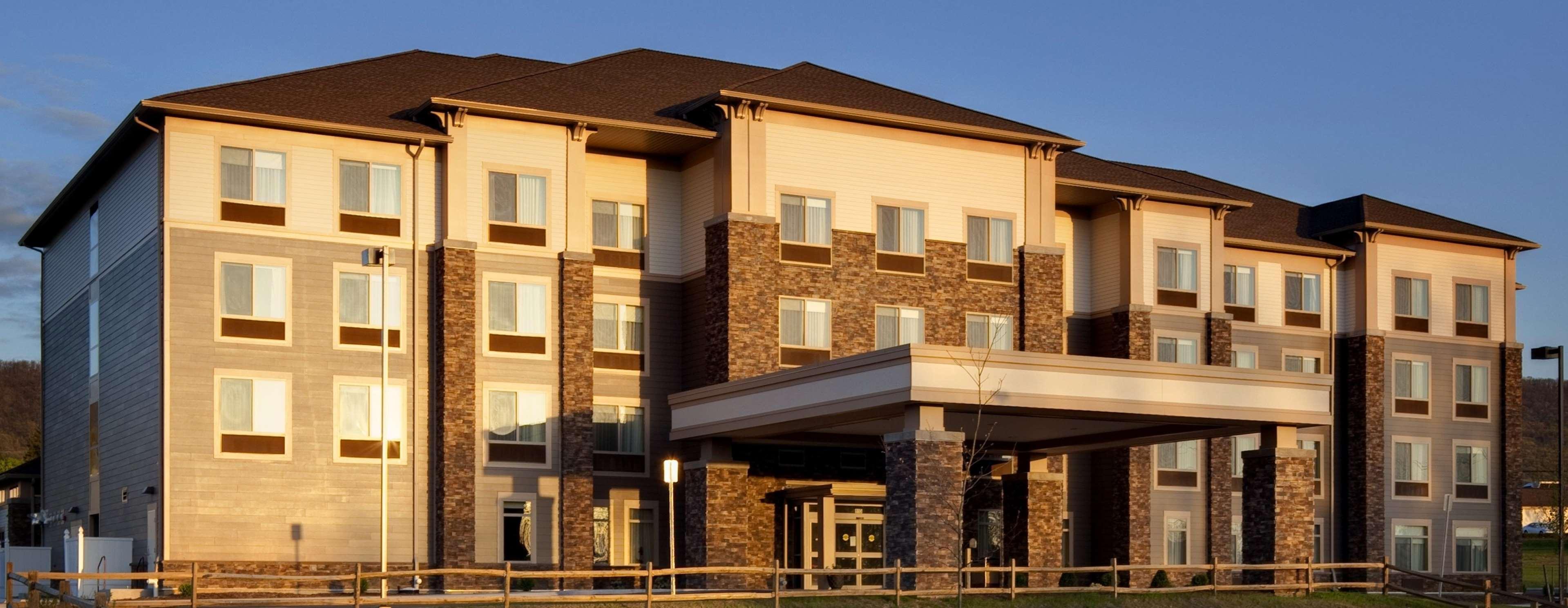 סטייט קולג' Best Western Plus University Park Inn & Suites מראה חיצוני תמונה
