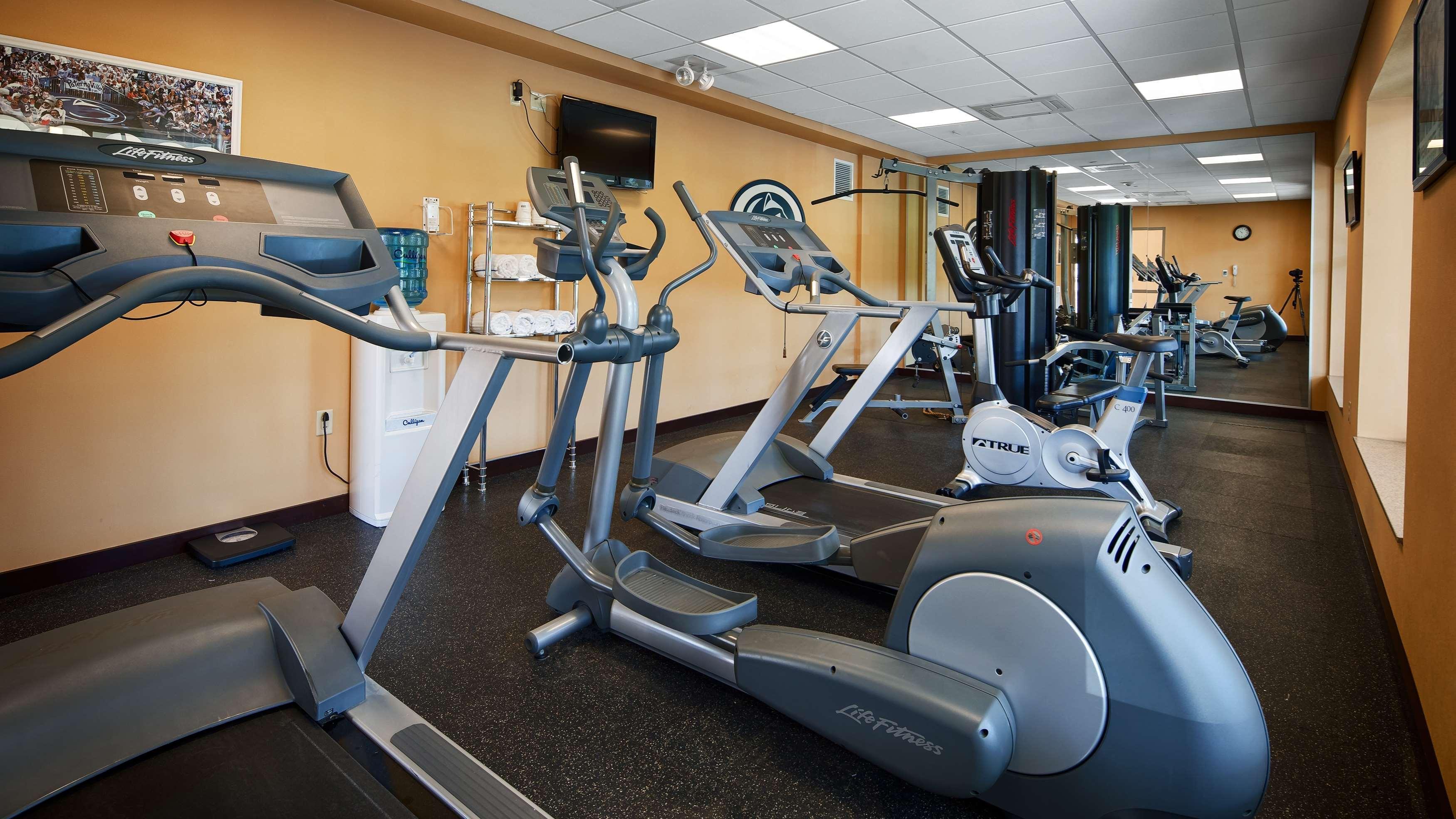 סטייט קולג' Best Western Plus University Park Inn & Suites מראה חיצוני תמונה