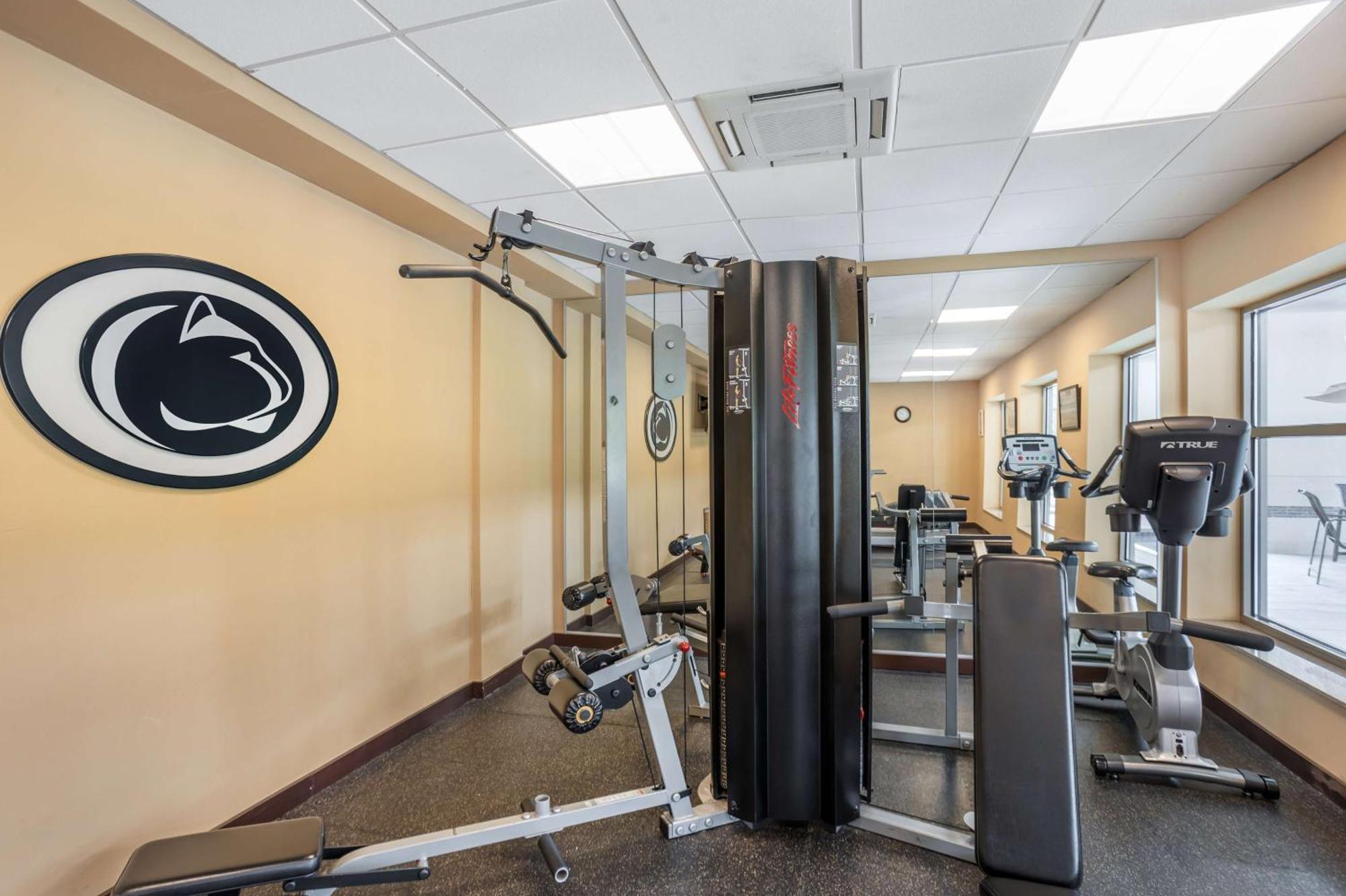סטייט קולג' Best Western Plus University Park Inn & Suites מראה חיצוני תמונה