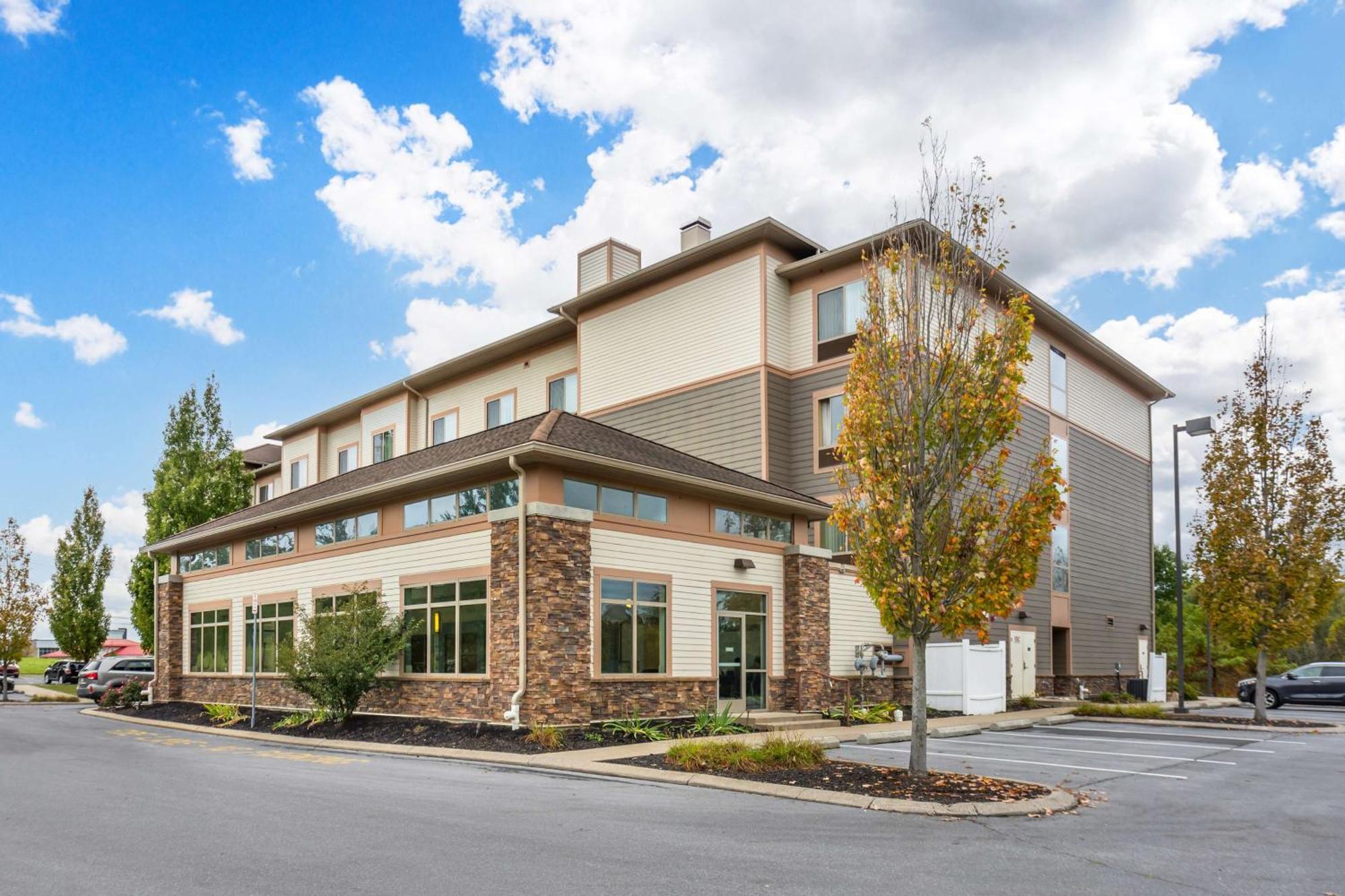 סטייט קולג' Best Western Plus University Park Inn & Suites מראה חיצוני תמונה
