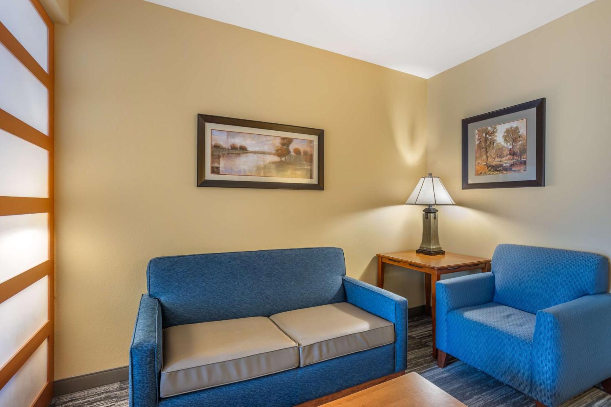 סטייט קולג' Best Western Plus University Park Inn & Suites מראה חיצוני תמונה