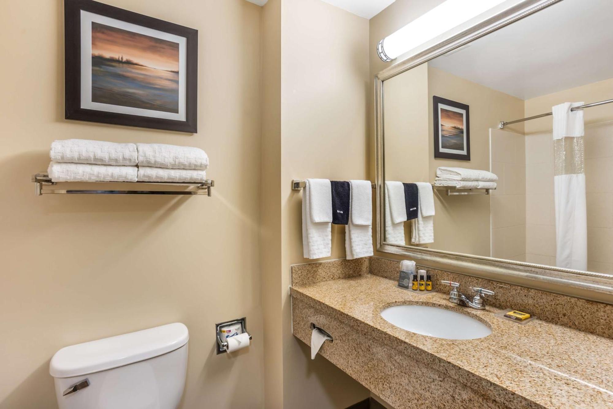סטייט קולג' Best Western Plus University Park Inn & Suites מראה חיצוני תמונה