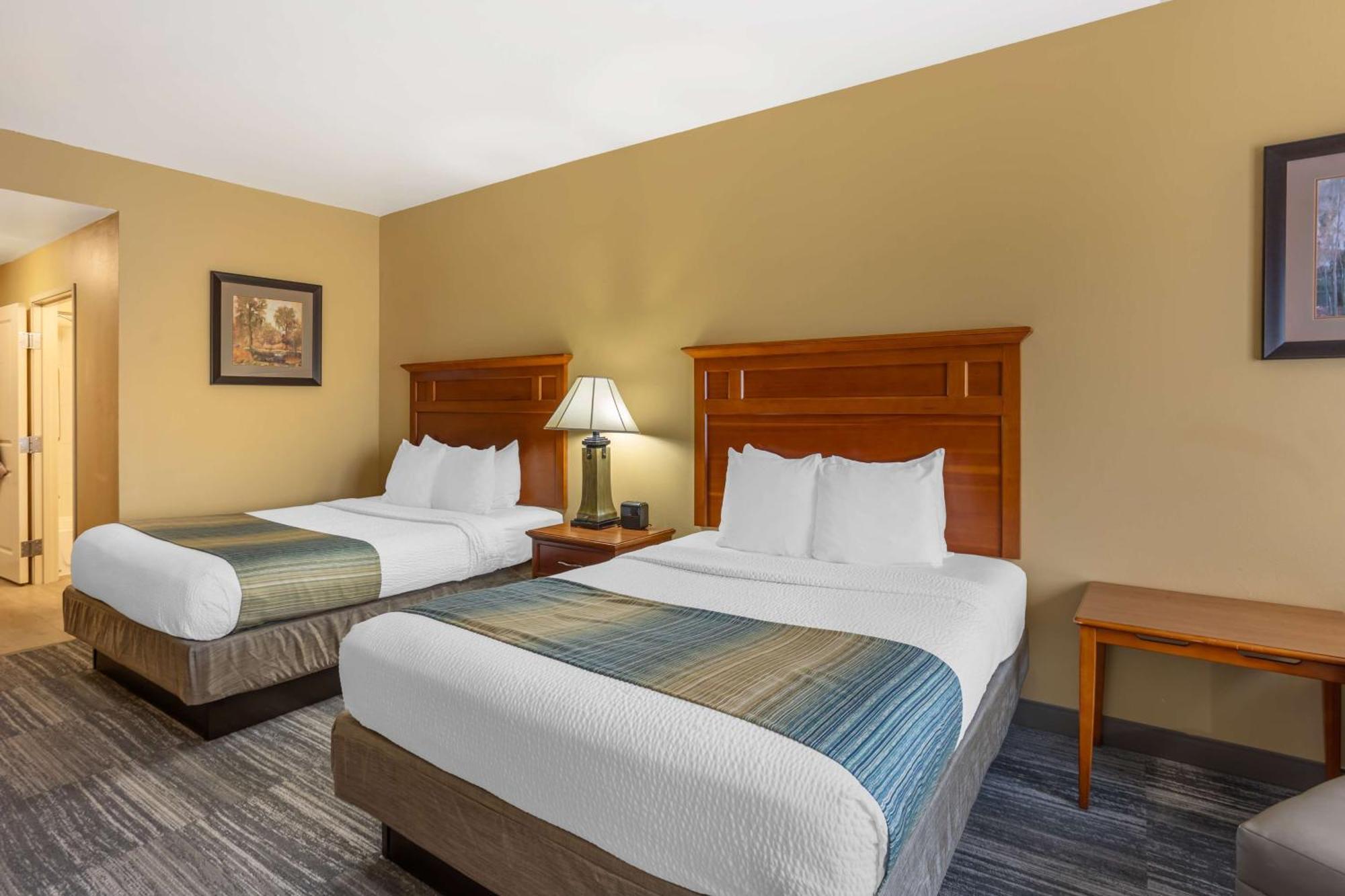 סטייט קולג' Best Western Plus University Park Inn & Suites מראה חיצוני תמונה