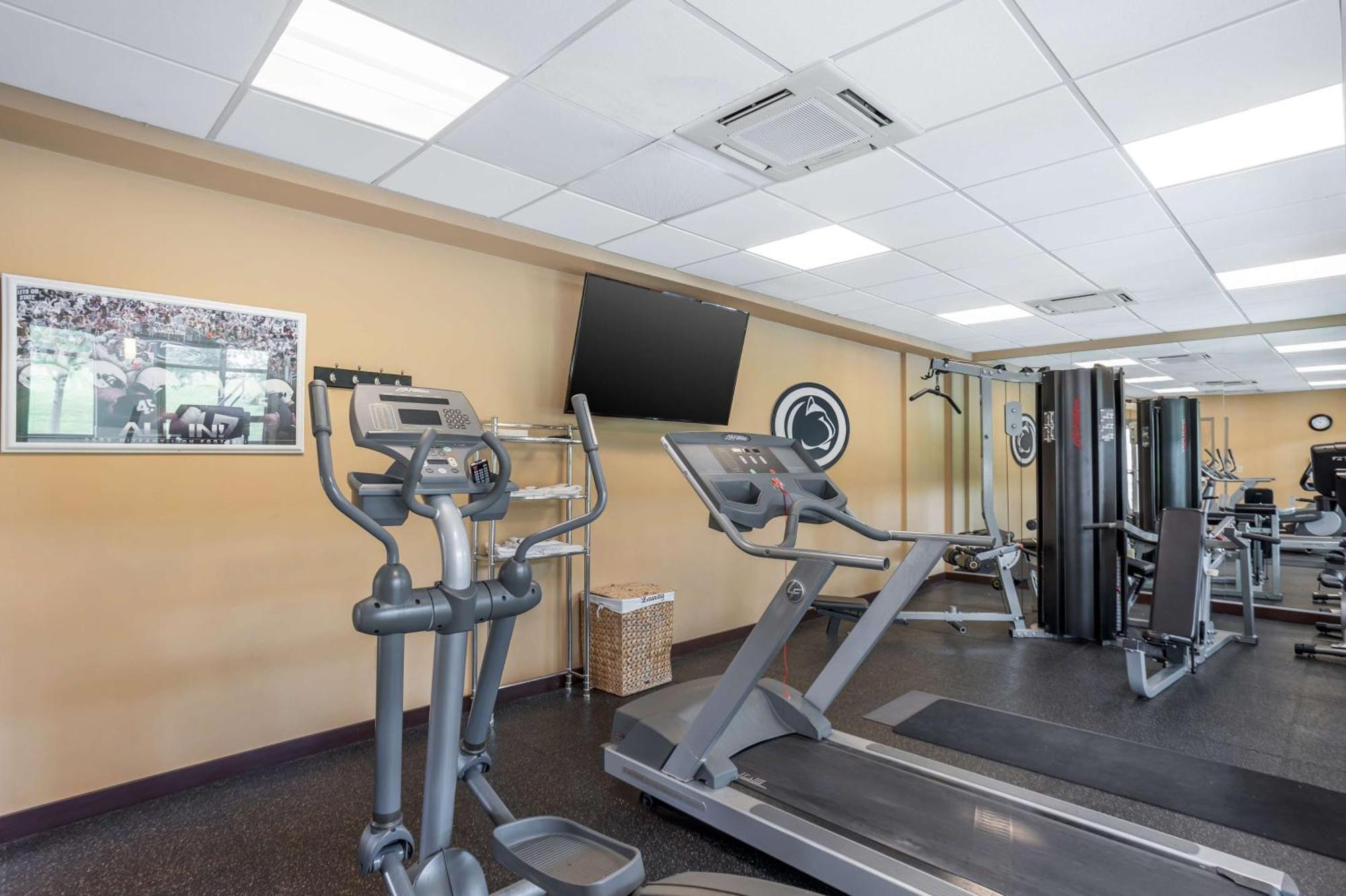 סטייט קולג' Best Western Plus University Park Inn & Suites מראה חיצוני תמונה