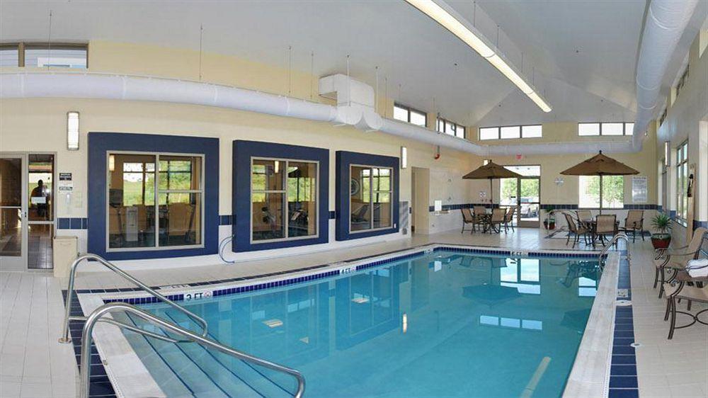 סטייט קולג' Best Western Plus University Park Inn & Suites מראה חיצוני תמונה