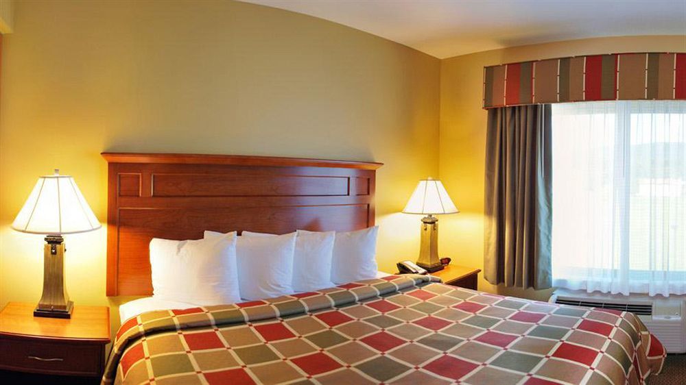 סטייט קולג' Best Western Plus University Park Inn & Suites מראה חיצוני תמונה