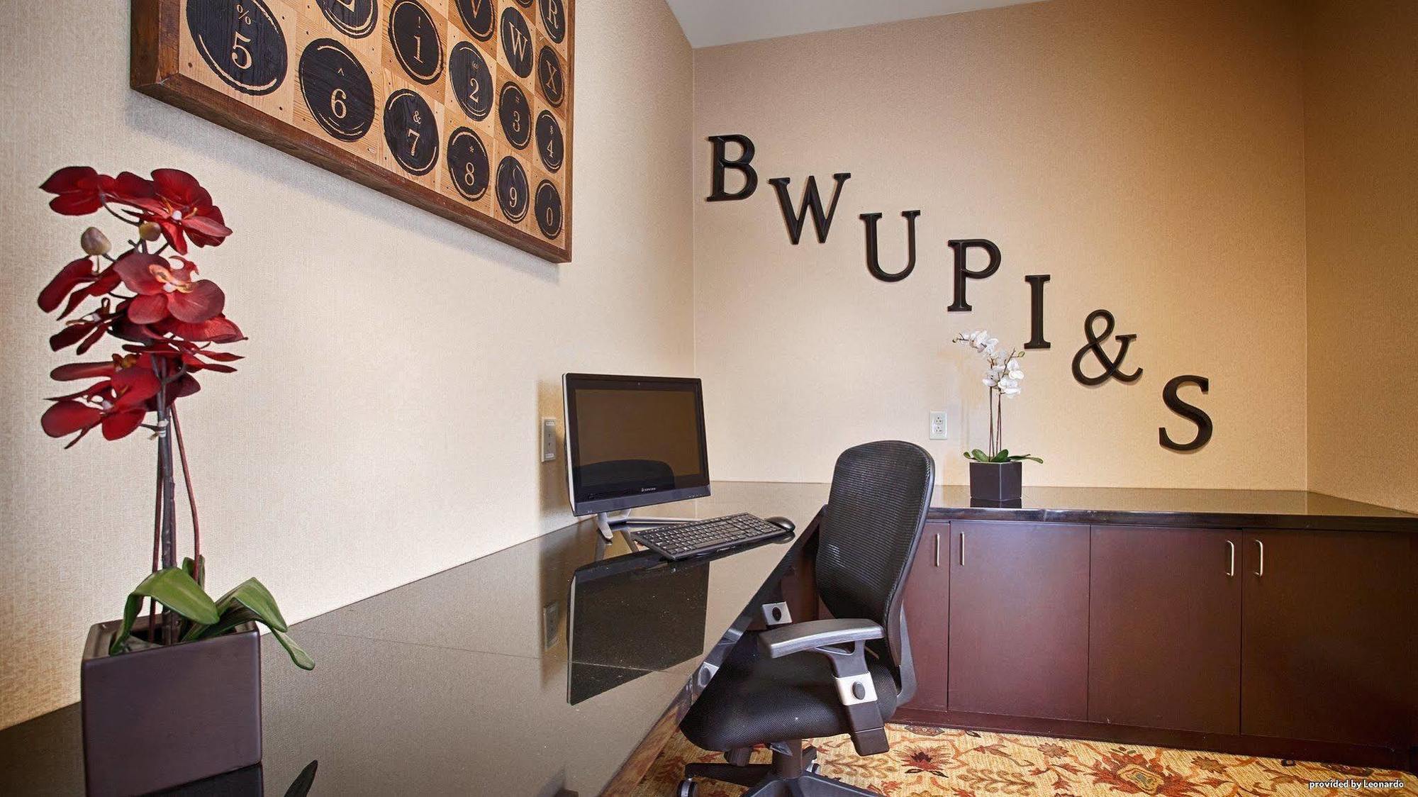 סטייט קולג' Best Western Plus University Park Inn & Suites מראה חיצוני תמונה