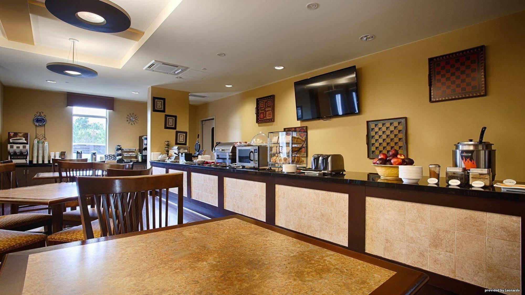 סטייט קולג' Best Western Plus University Park Inn & Suites מראה חיצוני תמונה