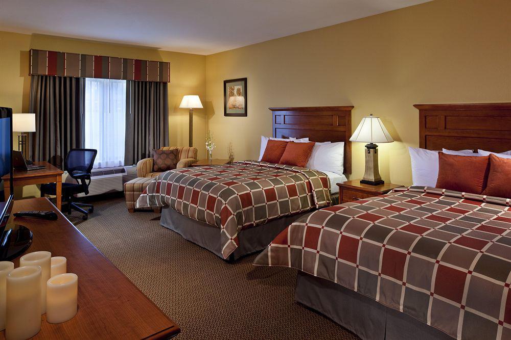 סטייט קולג' Best Western Plus University Park Inn & Suites מראה חיצוני תמונה